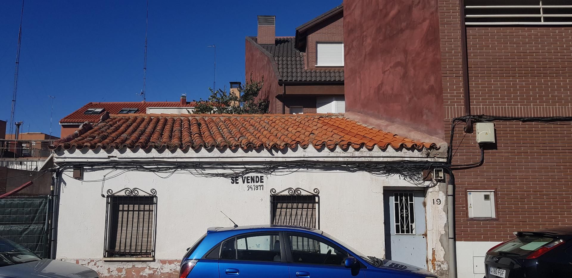 Exterior view of Single-family semi-detached for sale in Alcalá de Henares