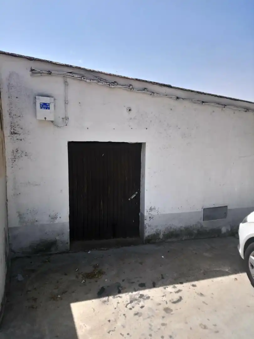 Außenansicht von Fabrikhallen zum Verkauf in Perales del Puerto