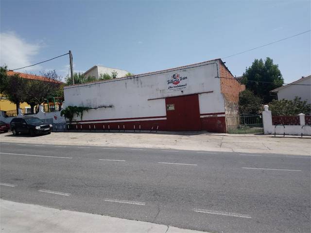 Nave industrial en Venta en Avenida Sierra de Gata, 6 en Perales del Puerto