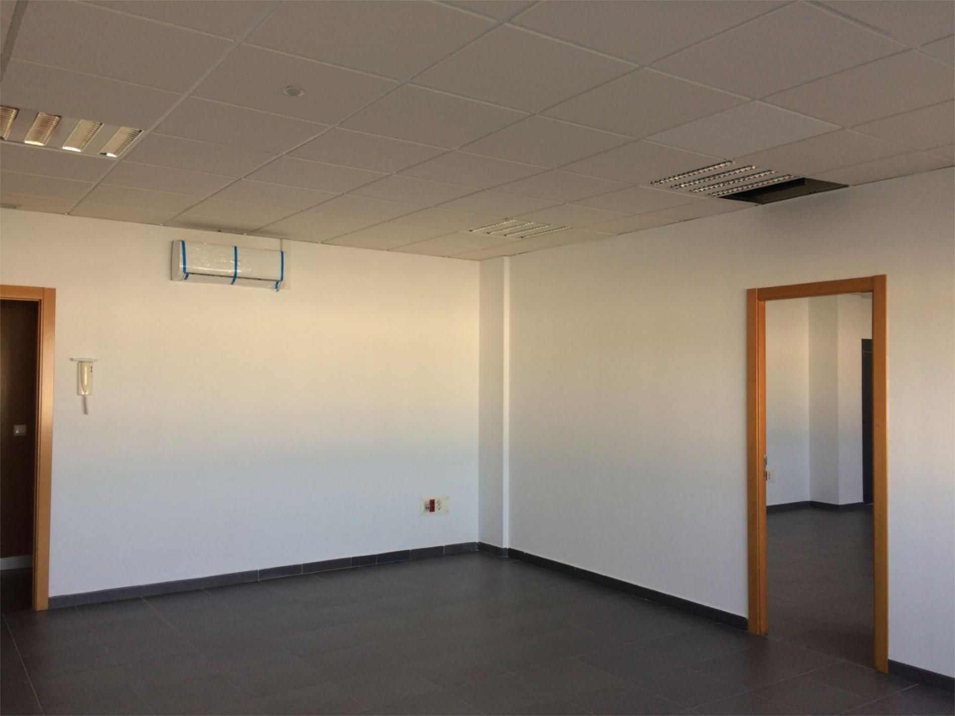 Office to rent in Gines
