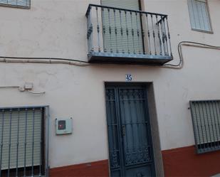 Vista exterior de Casa adosada en venda en Fuensanta de Martos amb Terrassa