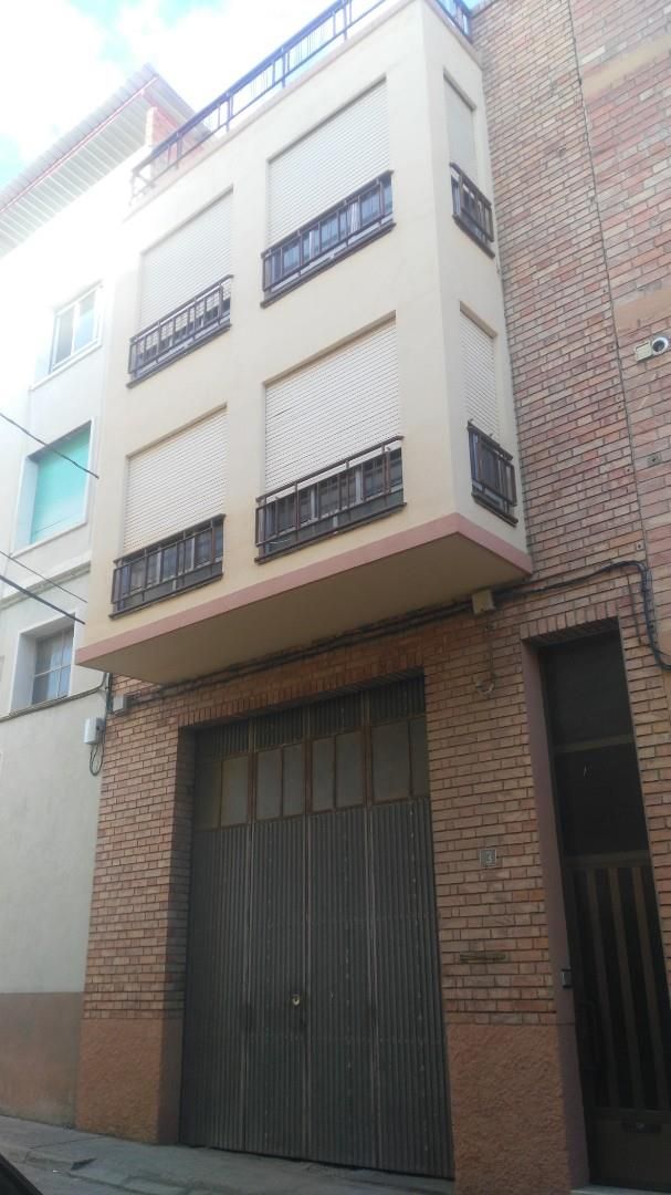 Vista exterior de Casa adosada en venda en Alfarràs amb Terrassa i Balcó