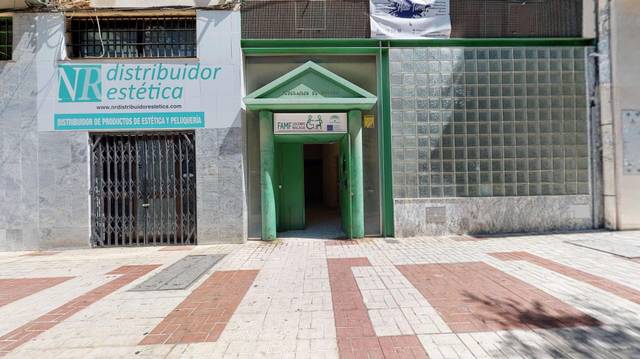 Local comercial en Venta en Calle Góngora, 28 en Parque Ayala - Jardín de la Abadía - Huelín