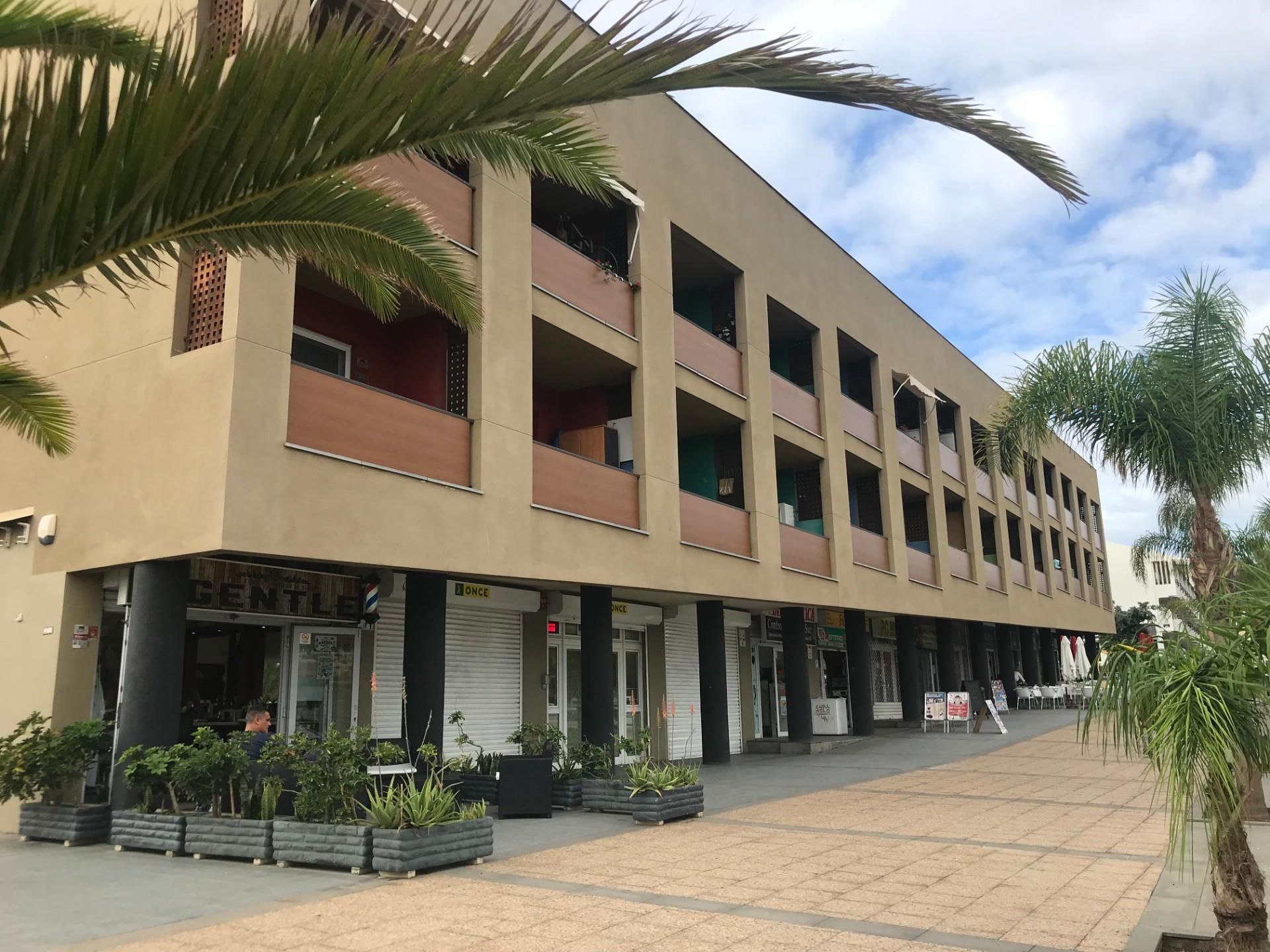 Exterior view of Garage for sale in Arona