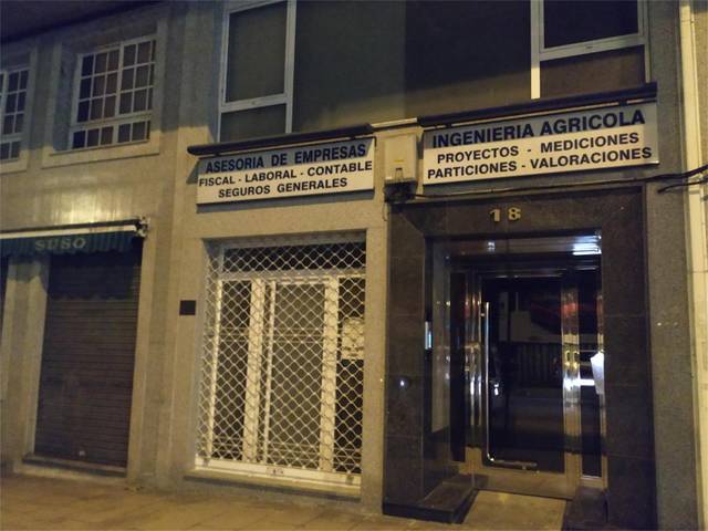 Local comercial en Venta en Avenida das Américas, 30 en Residencia - Abella