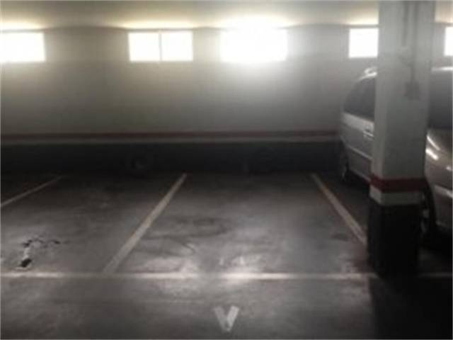 Garaje en Alquiler en Avenida de Baunatal, 22 en Praderón