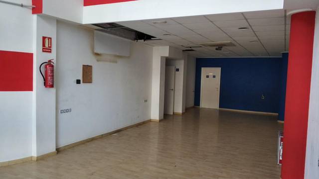 Local comercial en Venta en Calle Pi y Margall, 48 en Plaza Castelar - Mercado Central