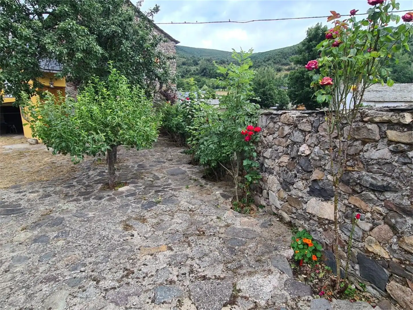Garten von Country house zum Verkauf in Villablino mit Heizung, Privatgarten und Terrasse