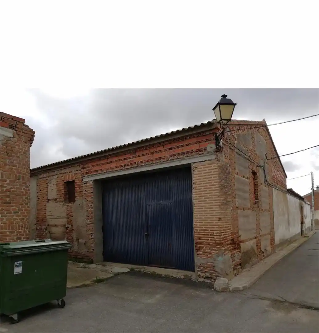 Vista exterior de Terreno en venta en Bernuy-Zapardiel