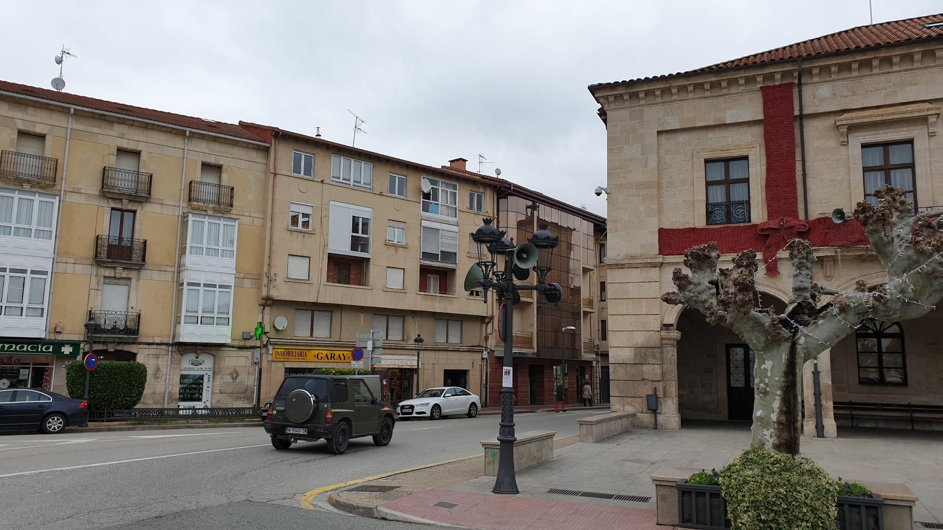 Vista exterior de Piso en venta en Villarcayo de Merindad de Castilla la Vieja con Calefacción, Trastero y Amueblado