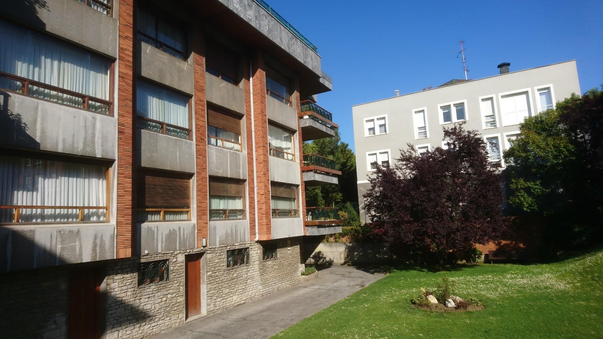 Vista exterior de Pis en venda en Getxo  amb Calefacció, Parquet i Terrassa
