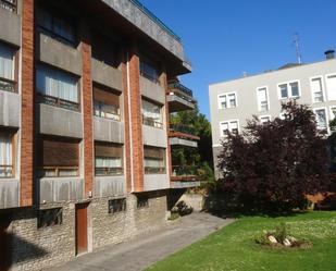 Vista exterior de Pis en venda en Getxo  amb Calefacció, Parquet i Terrassa