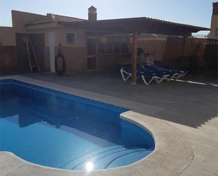 Piscina de Casa o xalet en venda en Vélez-Málaga amb Aire condicionat, Terrassa i Piscina