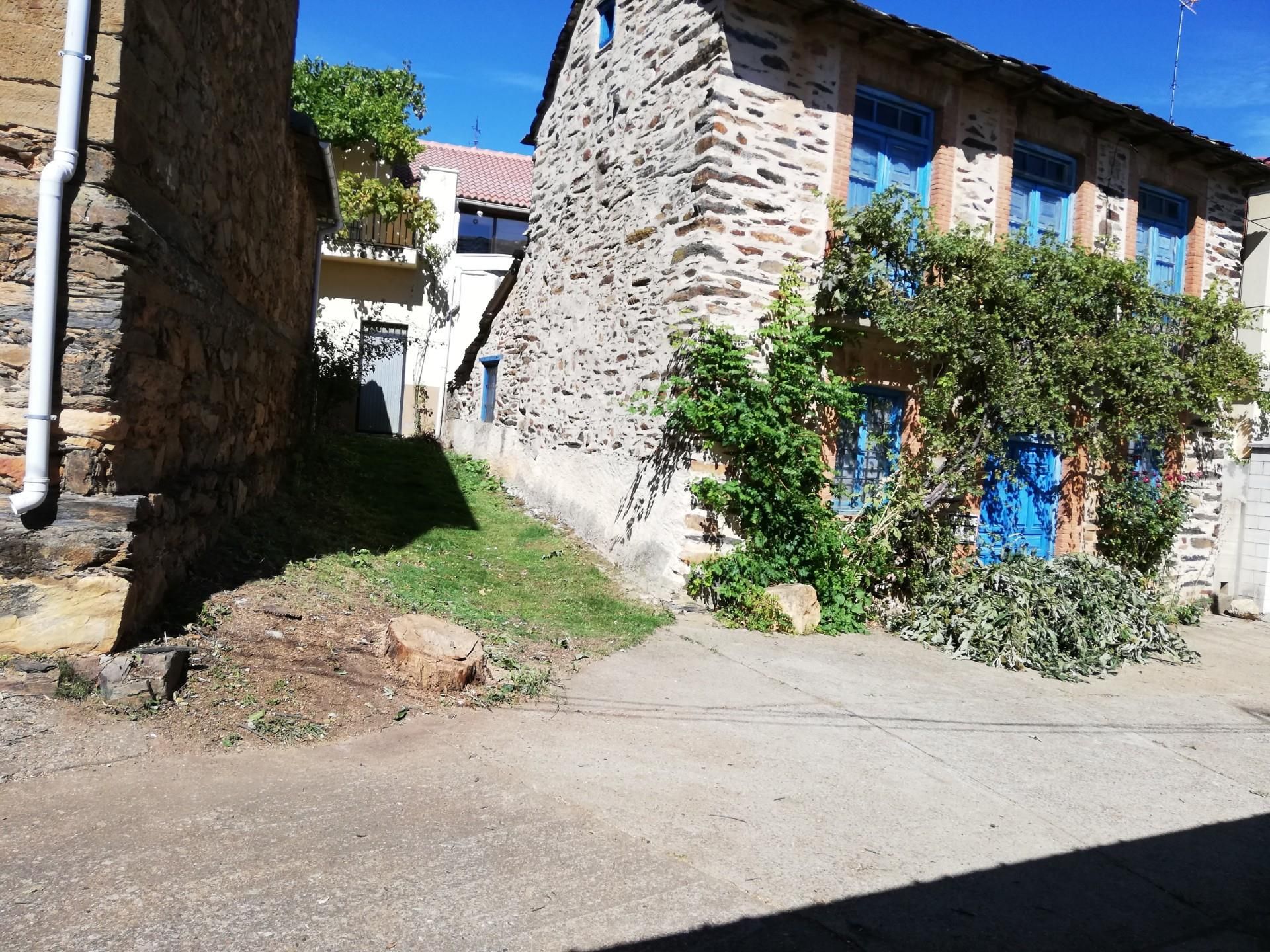 Exterior view of Single-family semi-detached for sale in Santa Colomba de Somoza  with Balcony