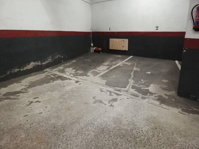 Garaje en Venta en Calle de Veza, 4 en Valdeacederas