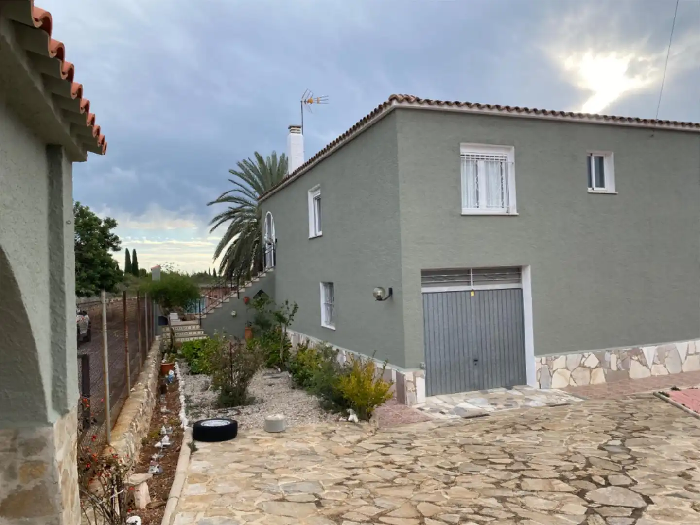 Vista exterior de Casa o xalet en venda en Alcalà de Xivert amb Aire condicionat, Terrassa i Piscina