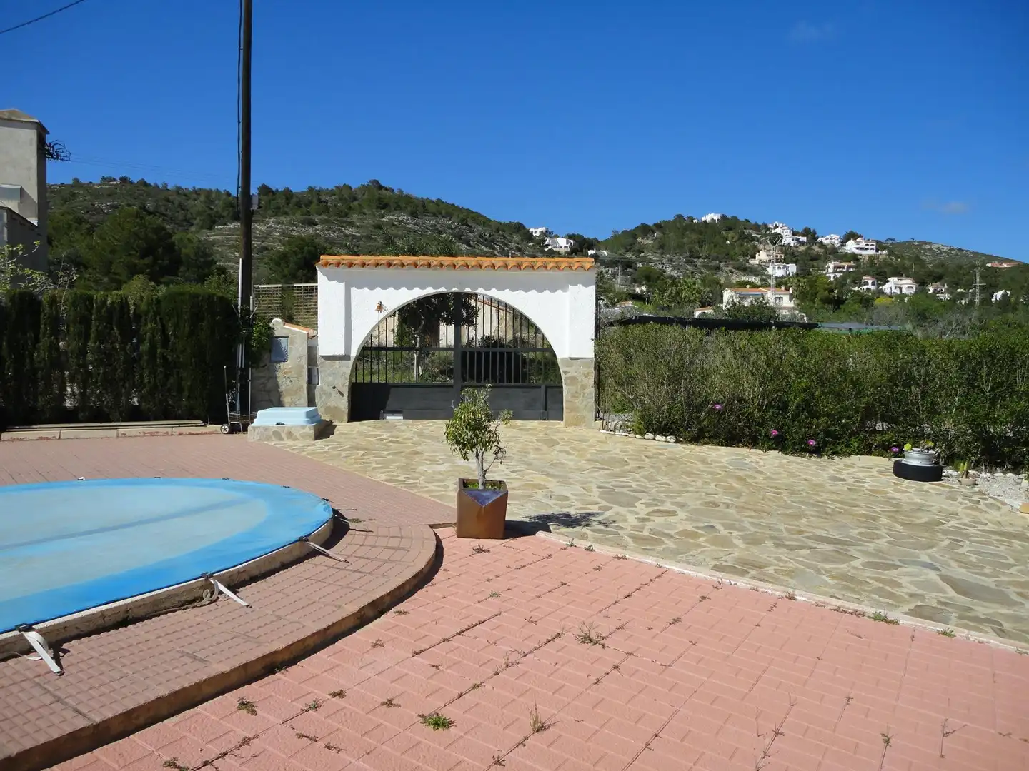 Vista exterior de Casa o xalet en venda en Alcalà de Xivert amb Aire condicionat, Terrassa i Piscina