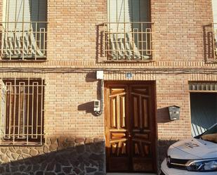 Exterior view of Flat for sale in Calzada de Calatrava  with Air Conditioner, Terrace and Storage room