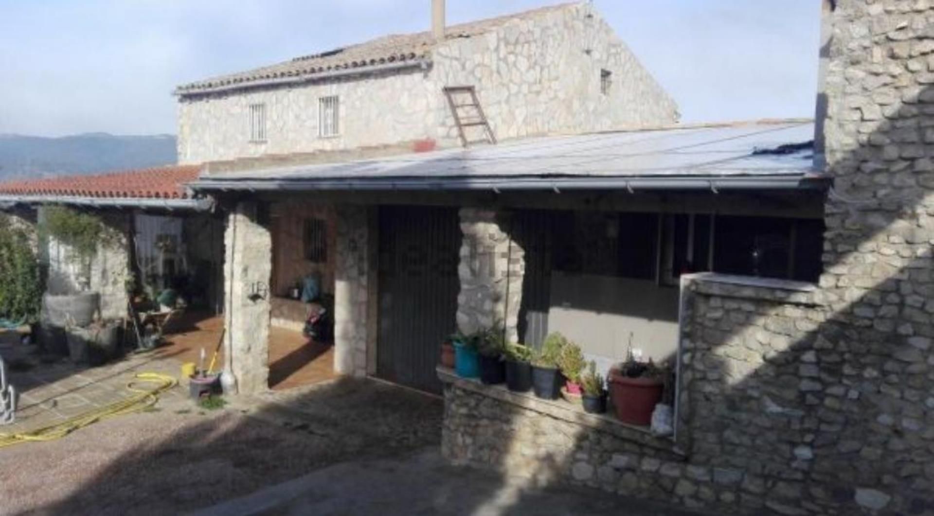 Außenansicht von Country house zum verkauf in Móra la Nova mit Klimaanlage, Heizung und Privatgarten