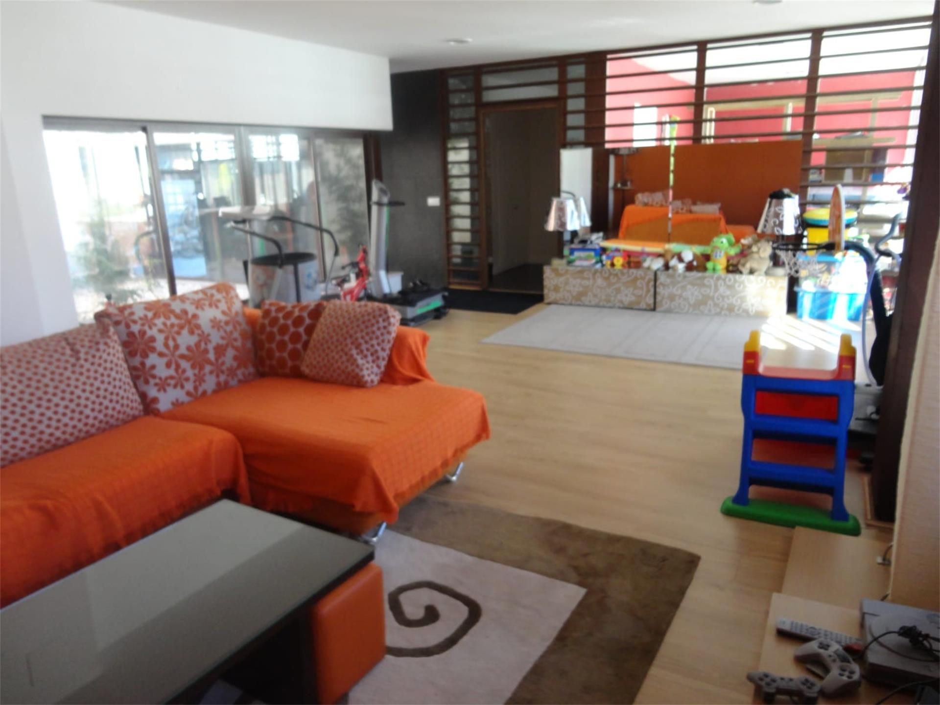 Sala d'estar de Casa o xalet en venda en Badajoz Capital amb Aire condicionat, Terrassa i Piscina