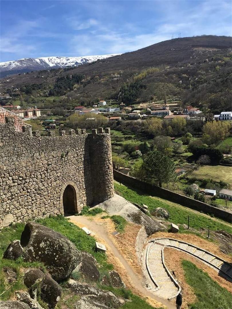 Exterior view of Single-family semi-detached for sale in Béjar  with Parquet flooring, Furnished and Oven