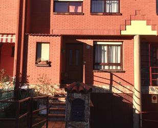 Exterior view of House or chalet for sale in San Andrés del Rabanedo  with Heating, Private garden and Parquet flooring