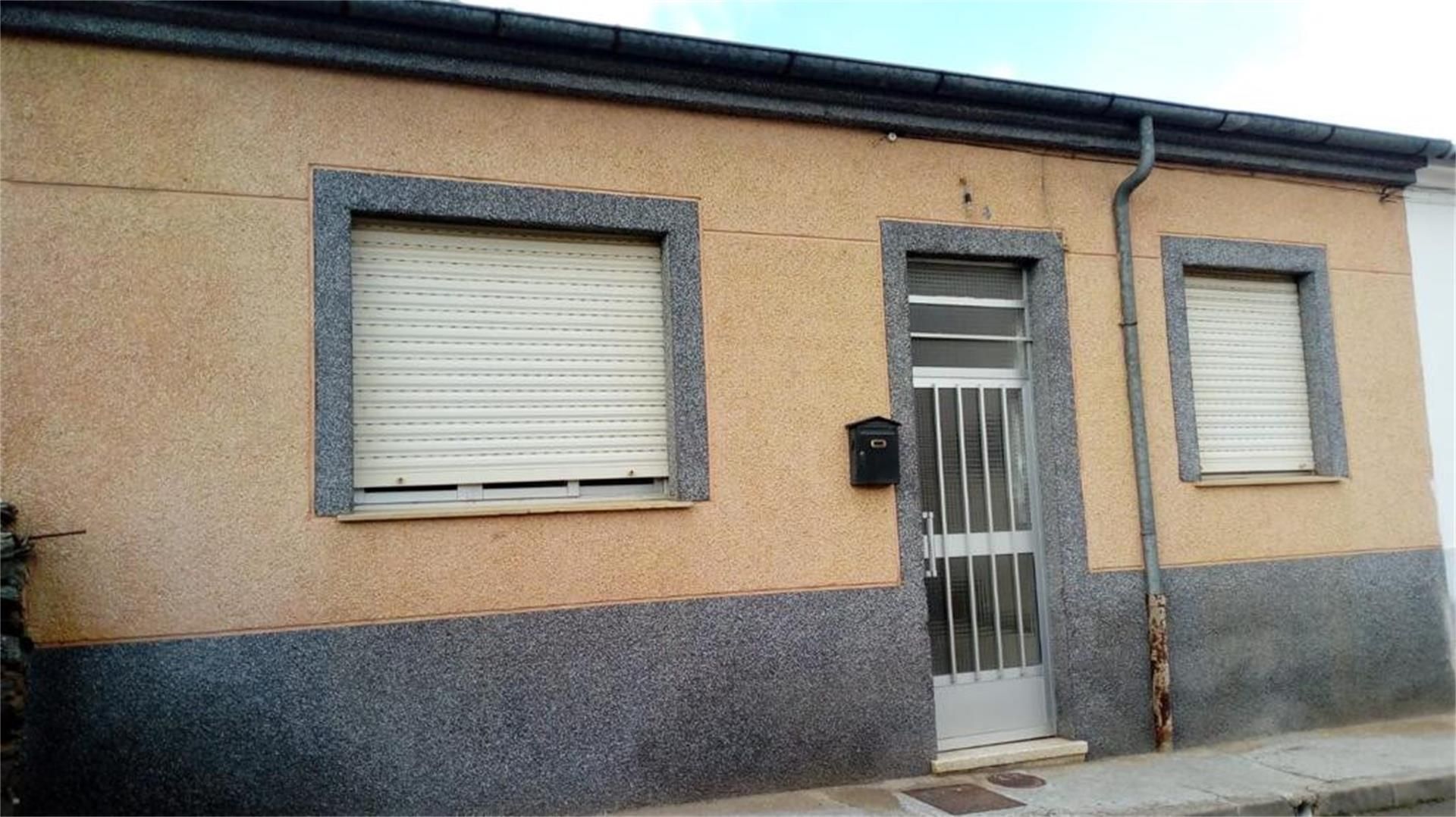 Vista exterior de Planta baixa en venda en Guijuelo amb Forn i Rentadora