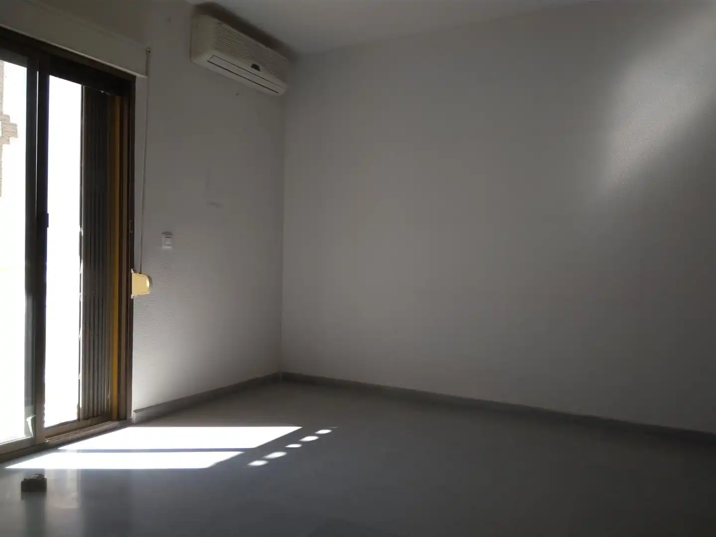 Casa adosada en venda a Calle Pozuelo, 4, Ibros Dormitori de Casa adosada en venda en Ibros amb Aire condicionat, Terrassa i Forn