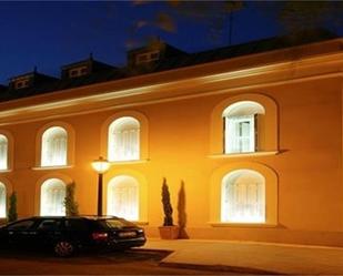 Vista exterior de Casa adosada per a compartir en Aranjuez amb Aire condicionat