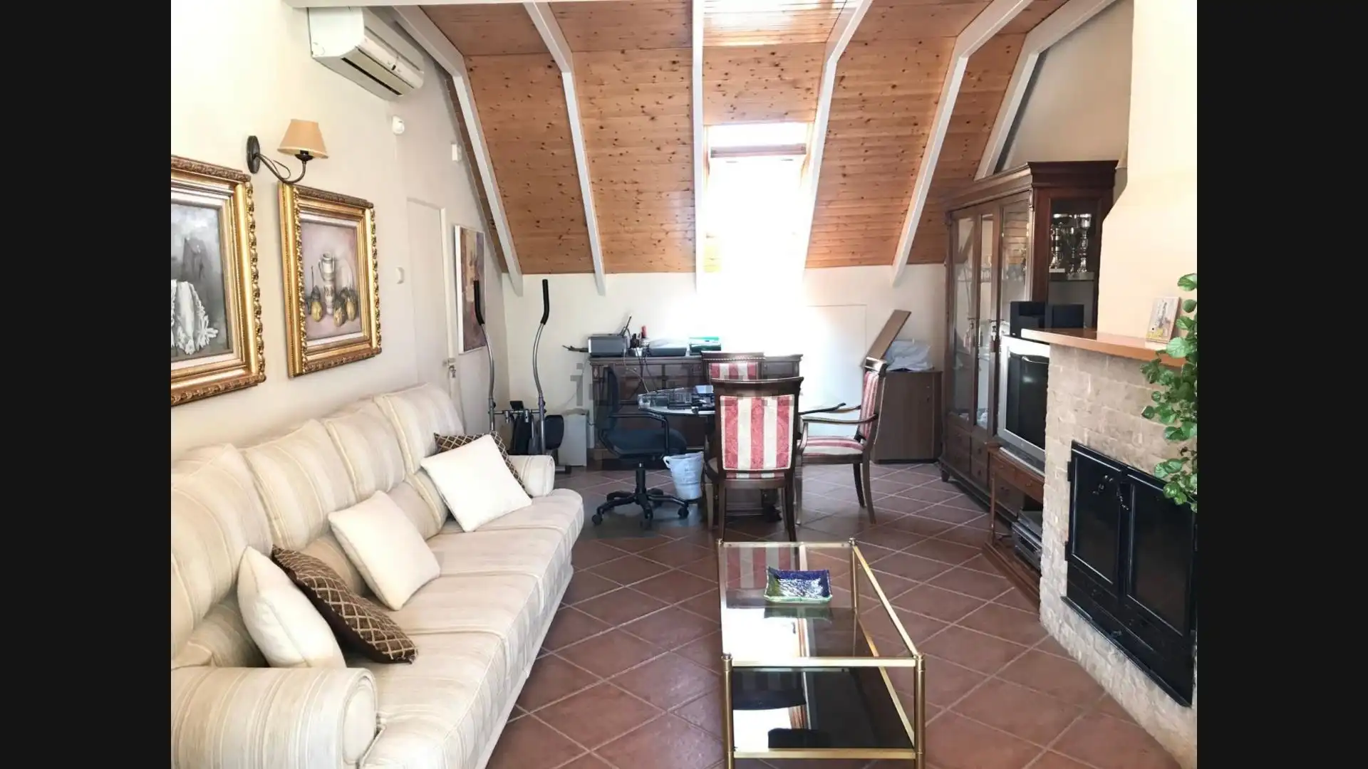 Sala de estar de Casa adosada en venta en Almansa con Aire acondicionado, Calefacción y Terraza