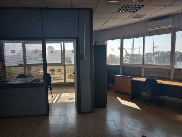 Oficina en Alquiler en Calle Tordesillas en Aguadulce Sur