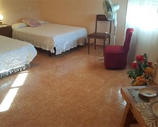 Dormitori de Casa adosada en venda en Valdeverdeja amb Calefacció, Moblat i Rentadora