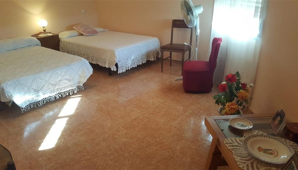 Casa adosada en venta en Valdeverdeja, Toledo - imagen 1 Foto 1 de Casa adosada en venta en Valdeverdeja, Toledo