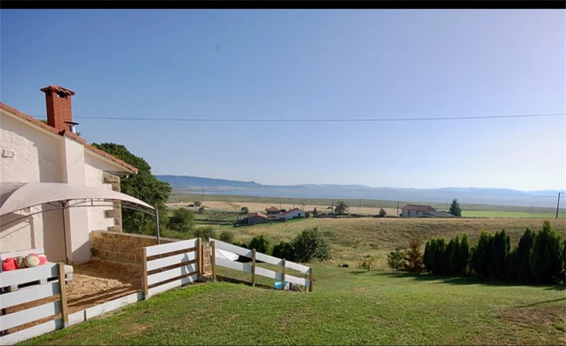 Casa o xalet en venda en Valle de Valdebezana amb Terrassa