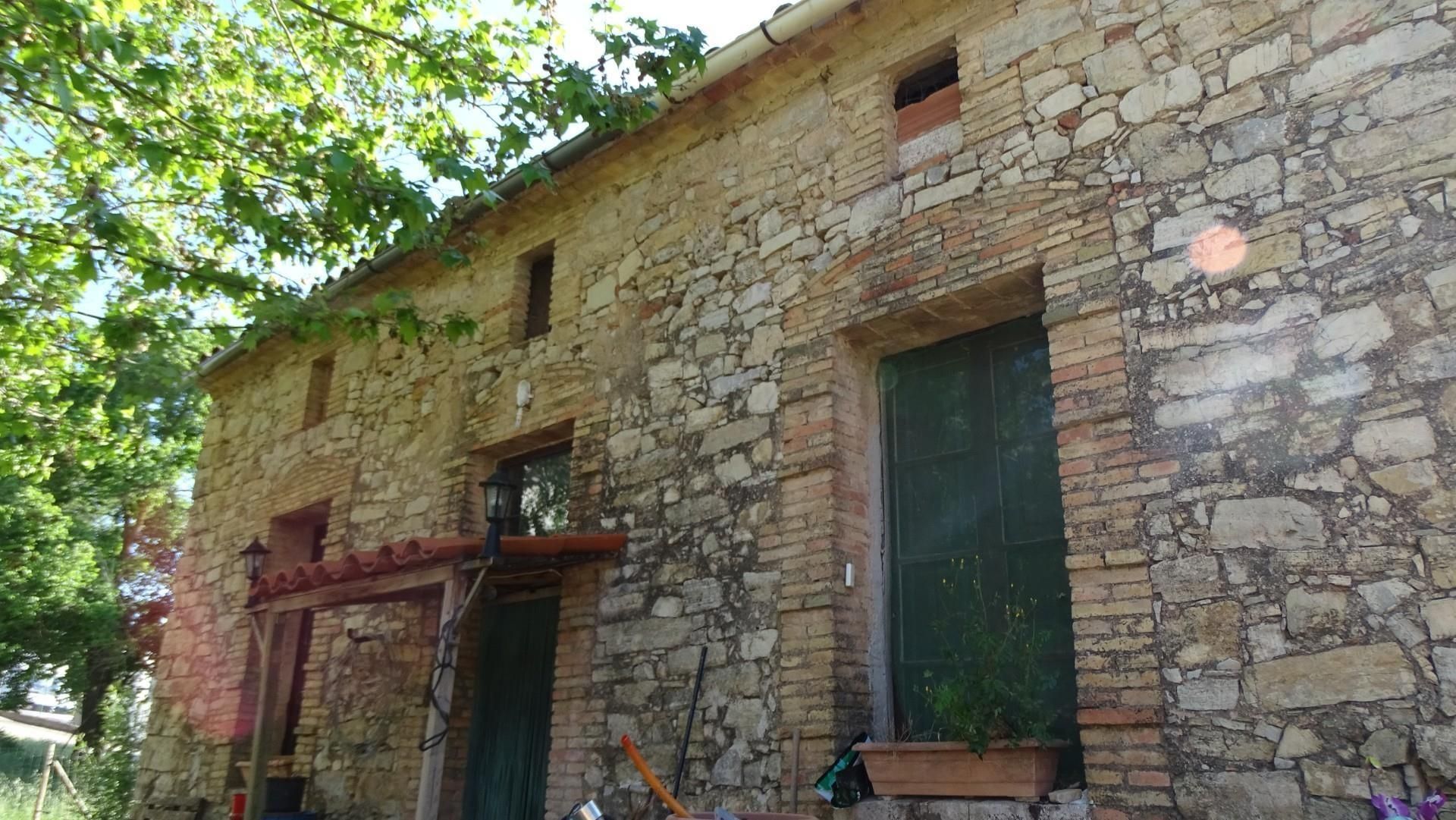 Exterior view of Country house for sale in La Llacuna  with Private garden, Terrace and Swimming Pool