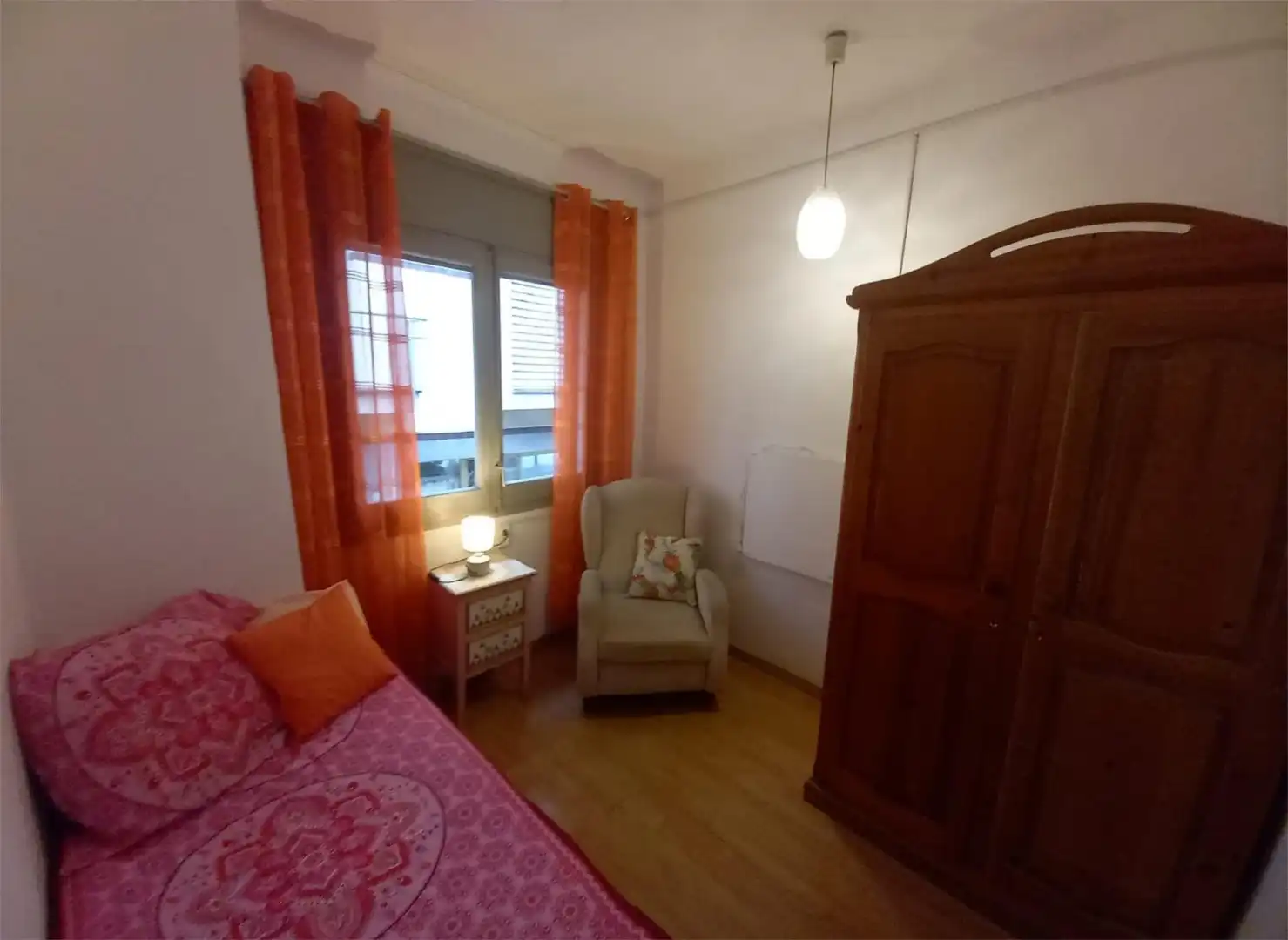 Zimmer in Carretera Banys, 6, Santa Coloma de Farners Schlafzimmer von Einfamilien-Reihenhaus zur untervermieten in Santa Coloma de Farners mit Heizung, Parkett und Möbliert