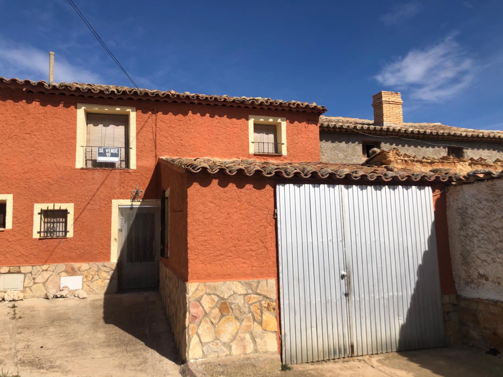 Vista exterior de Casa adosada en venda en Arcos de Jalón amb Traster, Moblat i Forn