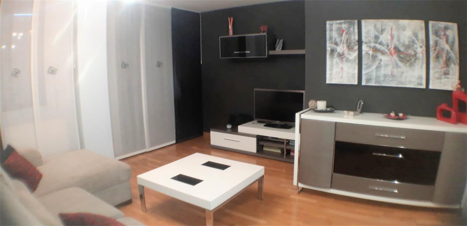 Sala d'estar de Pis en venda en Salvatierra / Agurain amb Calefacció, Parquet i Traster