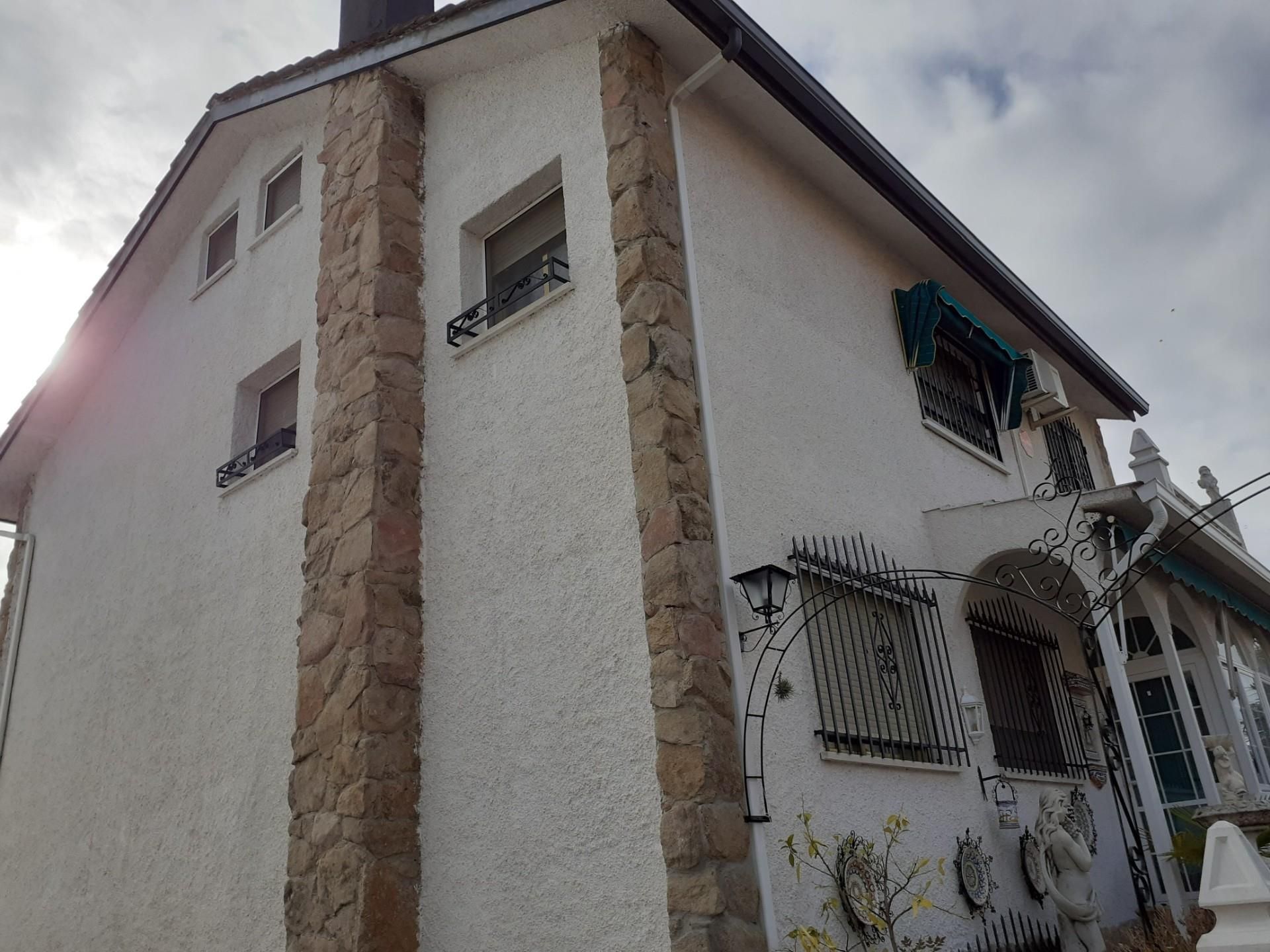 Vista exterior de Casa o xalet en venda en Valdemoro amb Aire condicionat, Terrassa i Piscina
