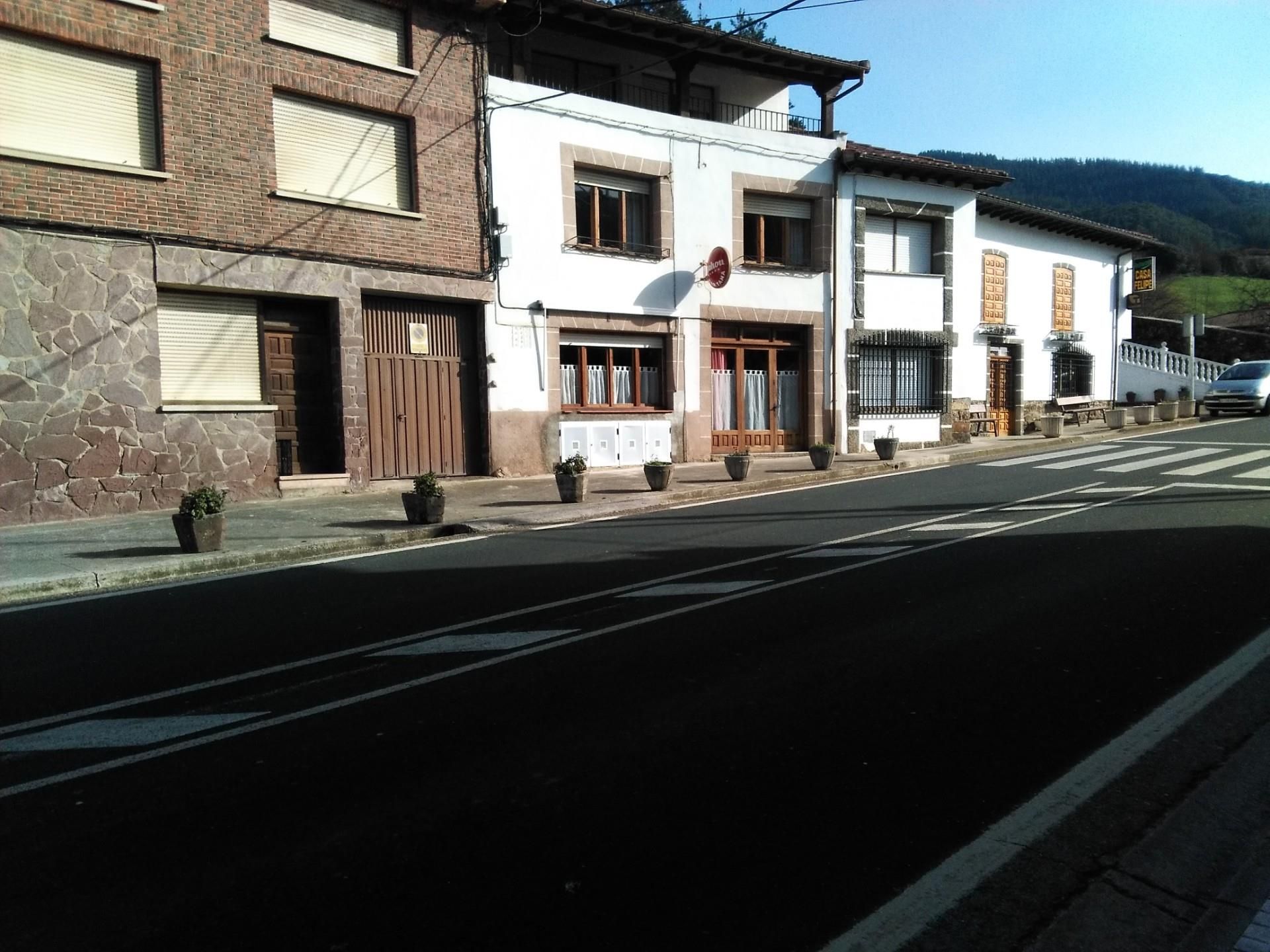 Vista exterior de Local en venda en Cillorigo de Liébana amb Calefacció