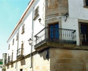 Exterior view of Single-family semi-detached for sale in Alcuéscar  with Air Conditioner and Swimming Pool