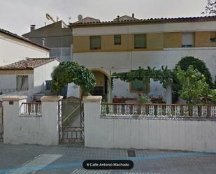 Vista exterior de Casa adosada en venda en Barbastro