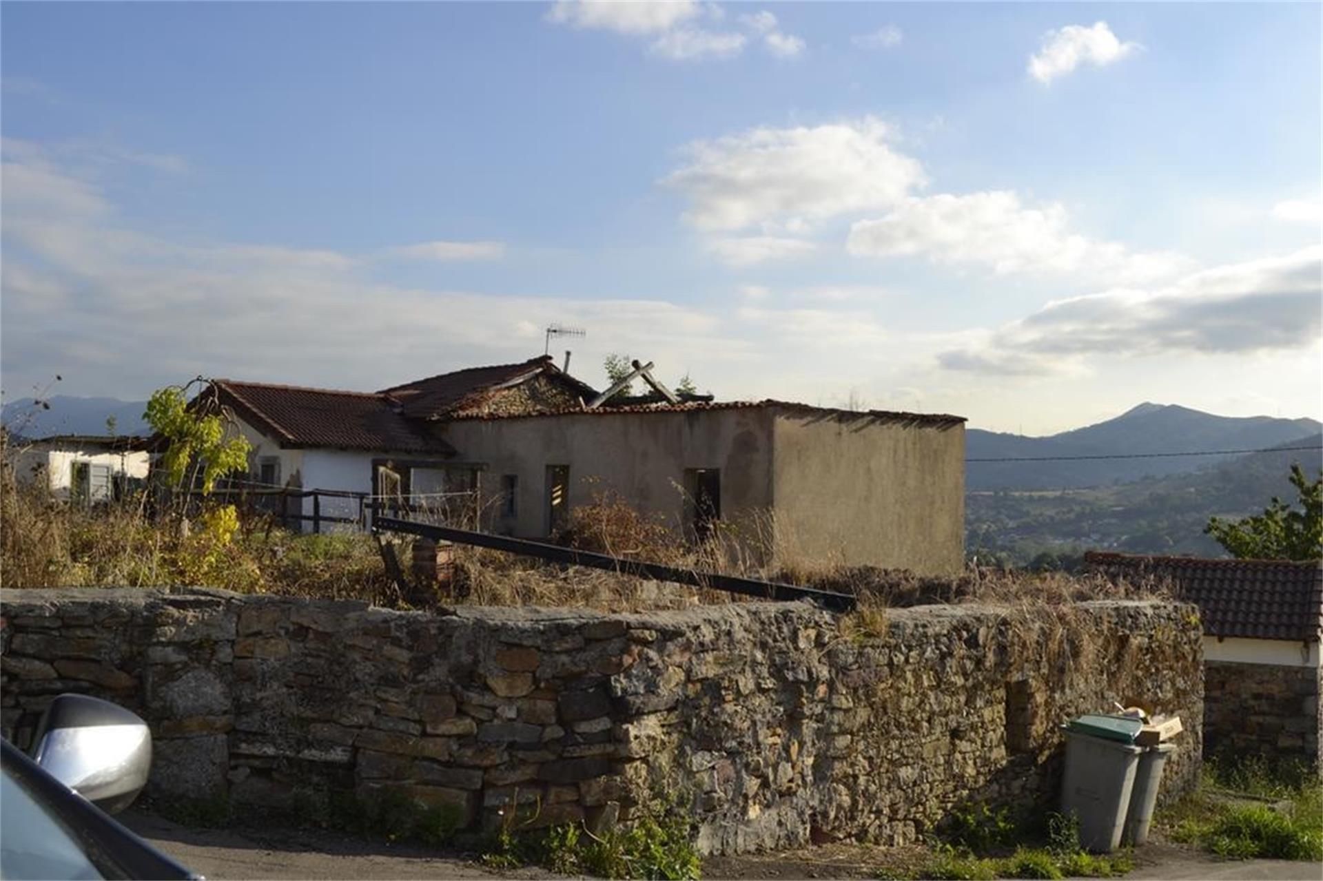 Vista exterior de Casa adosada en venda en Candamo