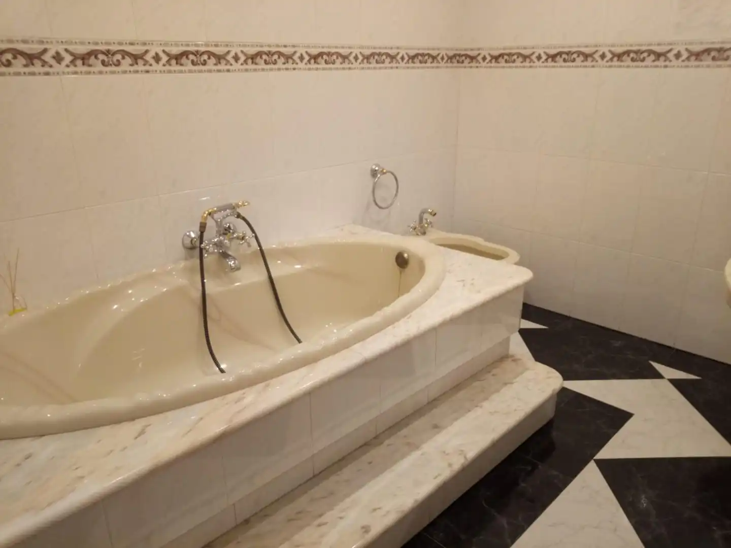 Baño de Piso en venta en Torredelcampo con Aire acondicionado, Calefacción y Terraza