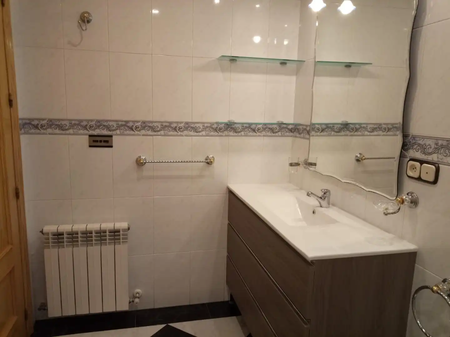 Baño de Piso en venta en Torredelcampo con Aire acondicionado, Calefacción y Terraza