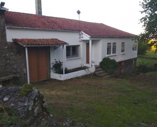 Vista exterior de Casa o xalet en venda en Carballedo amb Calefacció, Jardí privat i Moblat