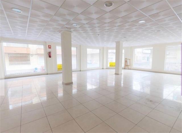 Local comercial en Venta en Calle Finlandia, 18 en Zona Playa de los Locos