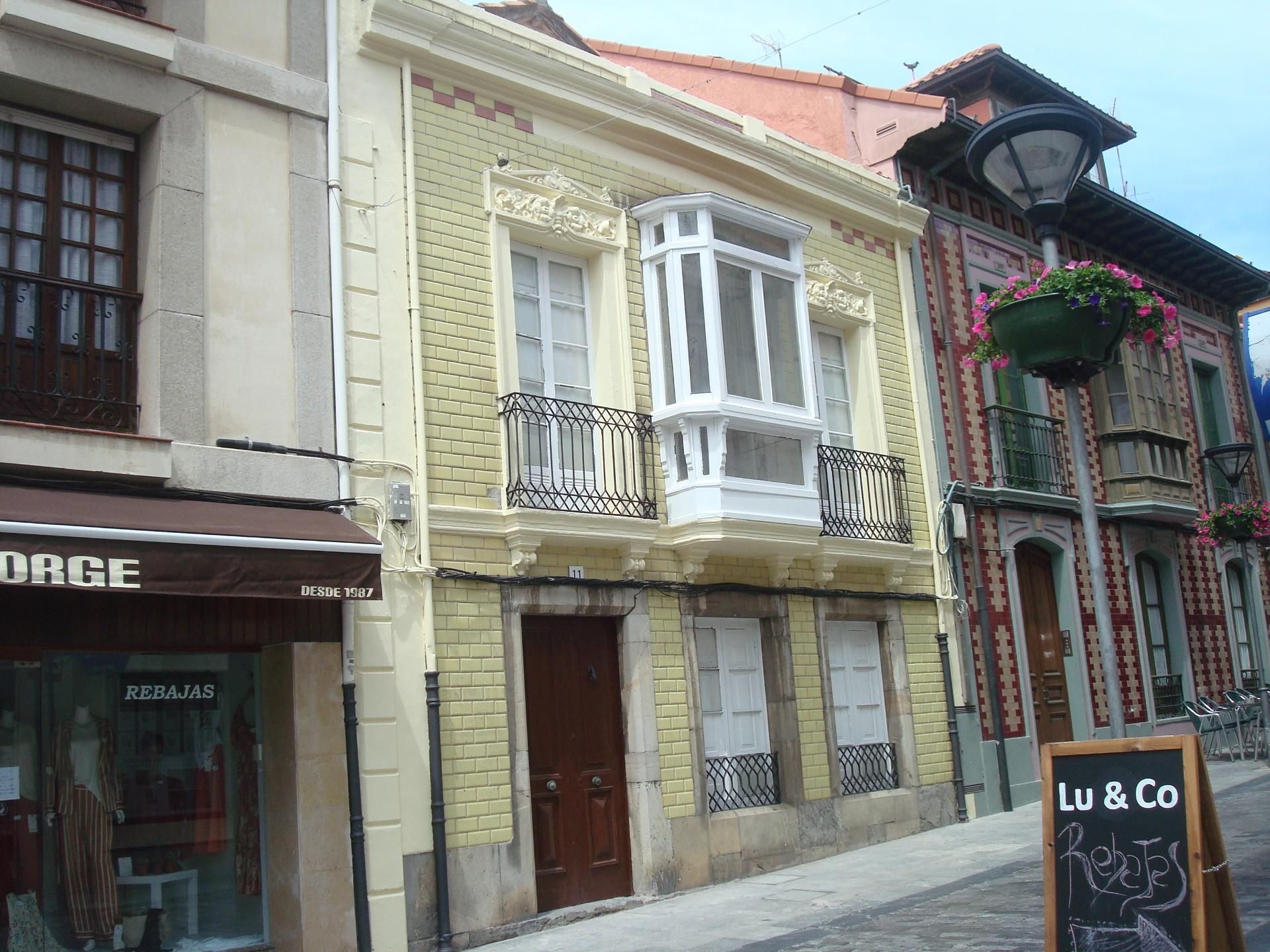 Vista exterior de Casa adosada en venda en Gozón amb Balcó