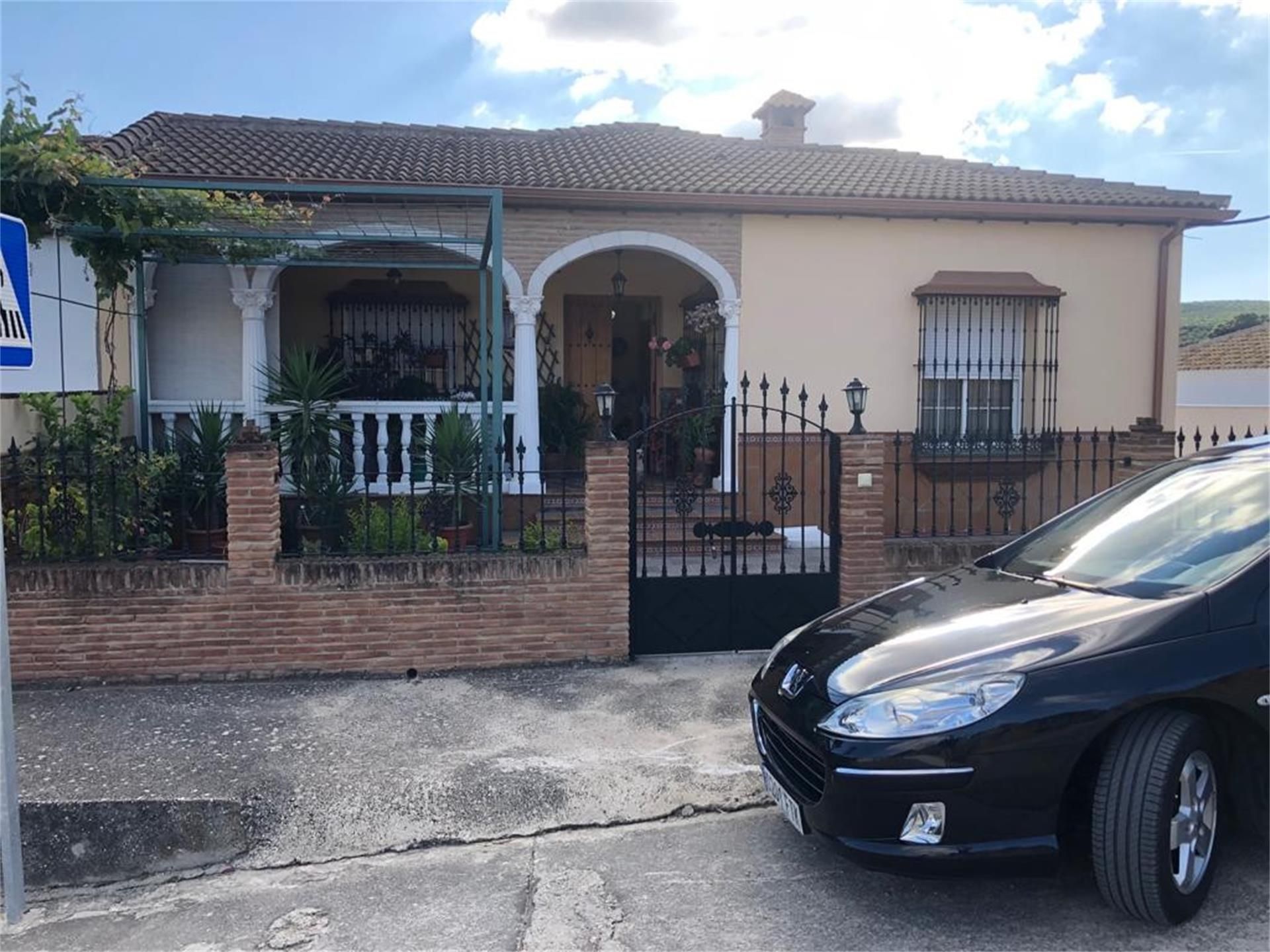 Exterior view of Single-family semi-detached for sale in Ronda  with Terrace and Balcony