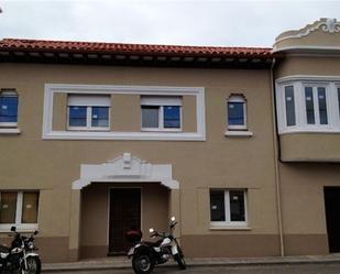 Exterior view of Single-family semi-detached for sale in Soto del Barco  with Terrace and Balcony